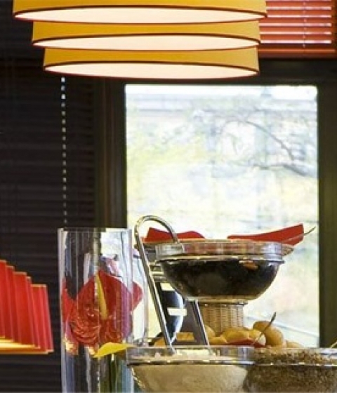 Food & Hotel